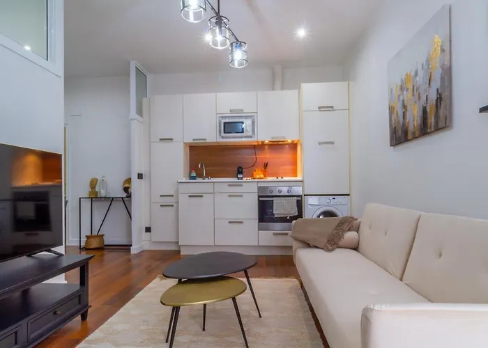 Ybh Doctor Cadaval 10 B Appartamento *